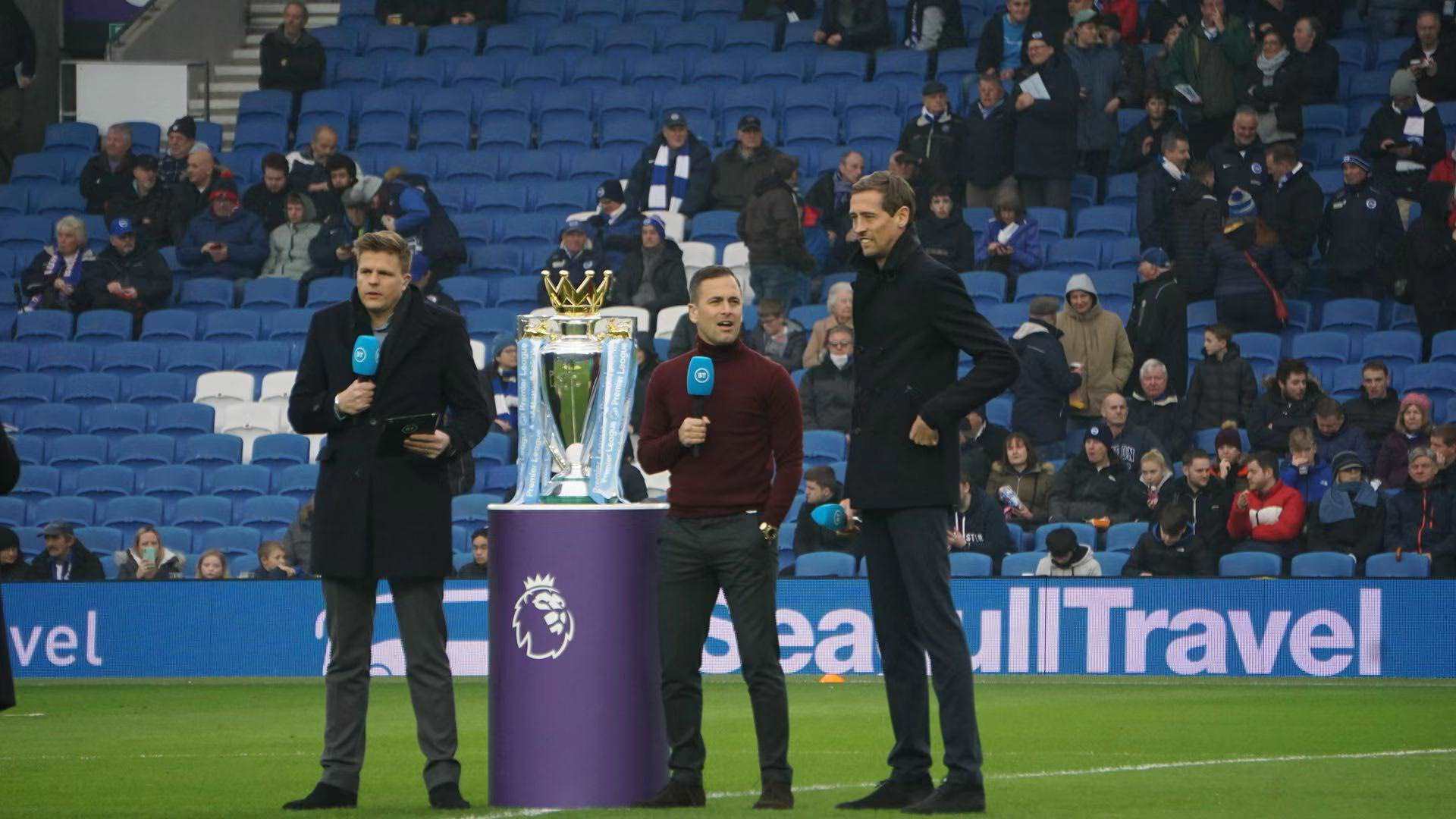 却出人意料 却出人意料